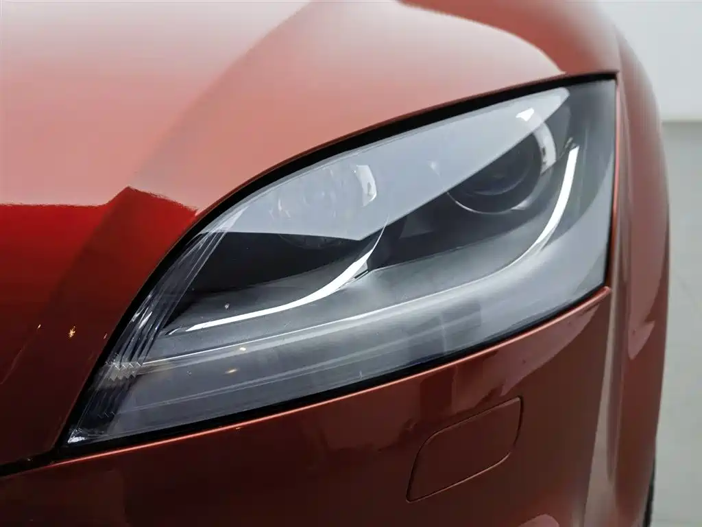 Audi TT 2011 TT Coupe 2.0TFSI фото 7