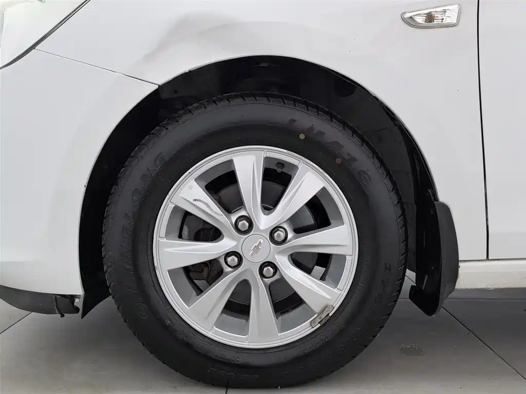 Chevrolet Sail 2015 Sail 3 1.5L Manual Ideal Sunroof Edition фото 17