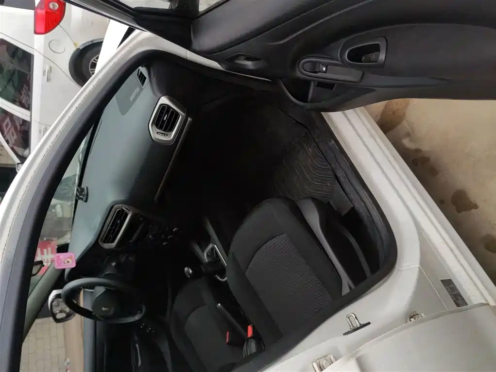 Peugeot 301 2016 1.6L Manual Comfort Edition фото 15