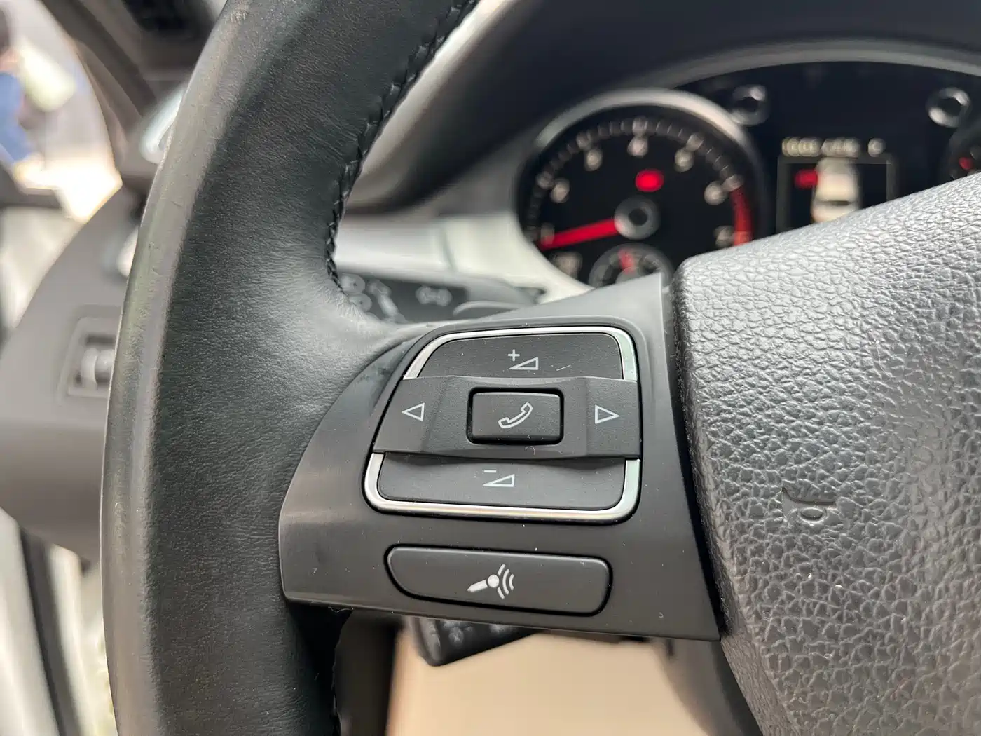 Volkswagen FAW-Volkswagen CC 2016 Model 1.8TSI Luxury фото 17
