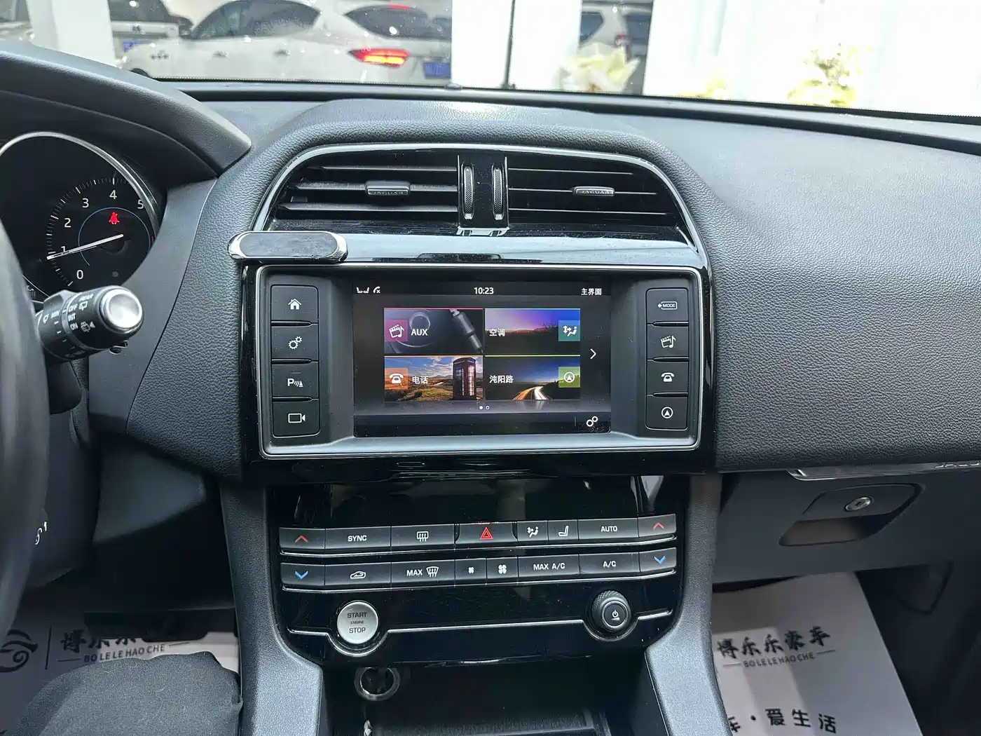 Jaguar F-PACE 2018 2018 2.0T 4WD Urban Premium Edition