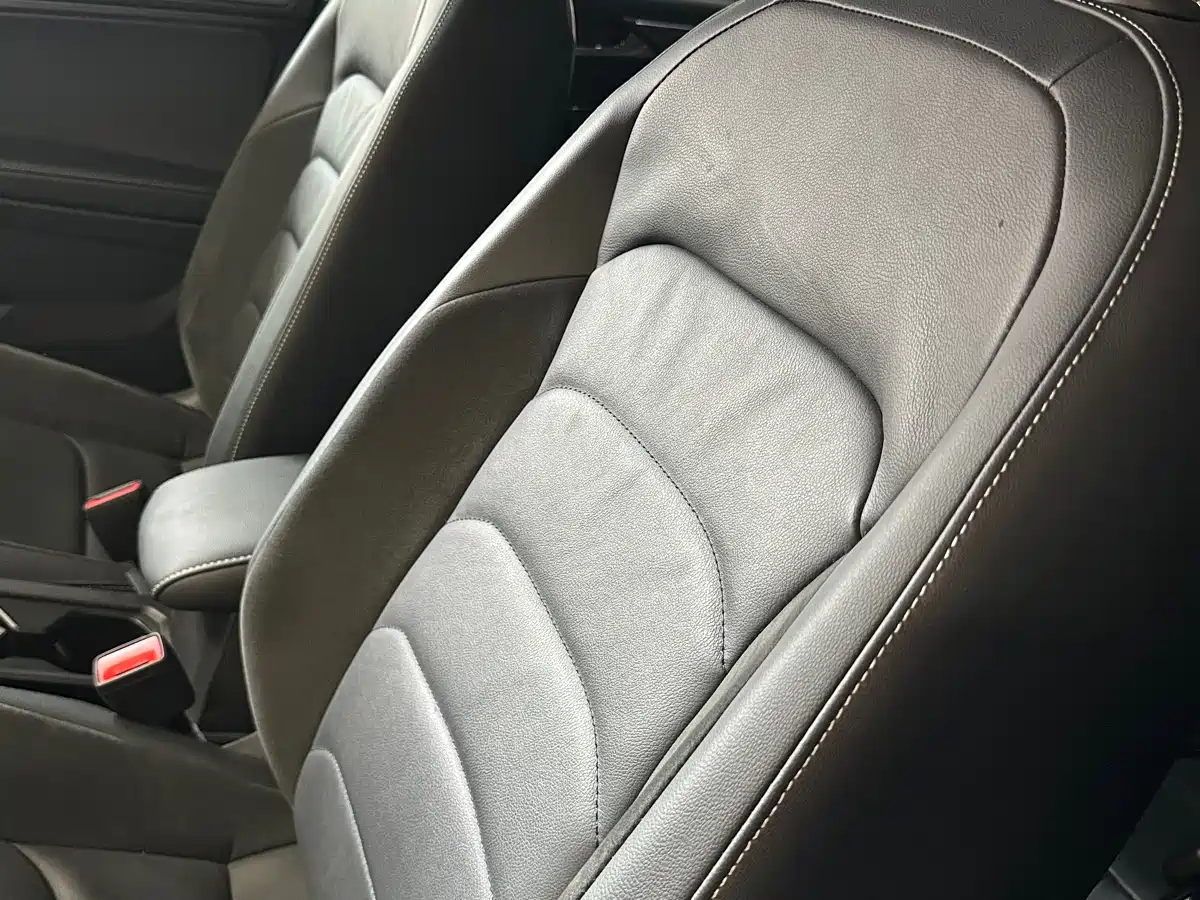 Volkswagen Tiguan L 2021 330TSI Automatic 2WD R-Line Premium фото 12