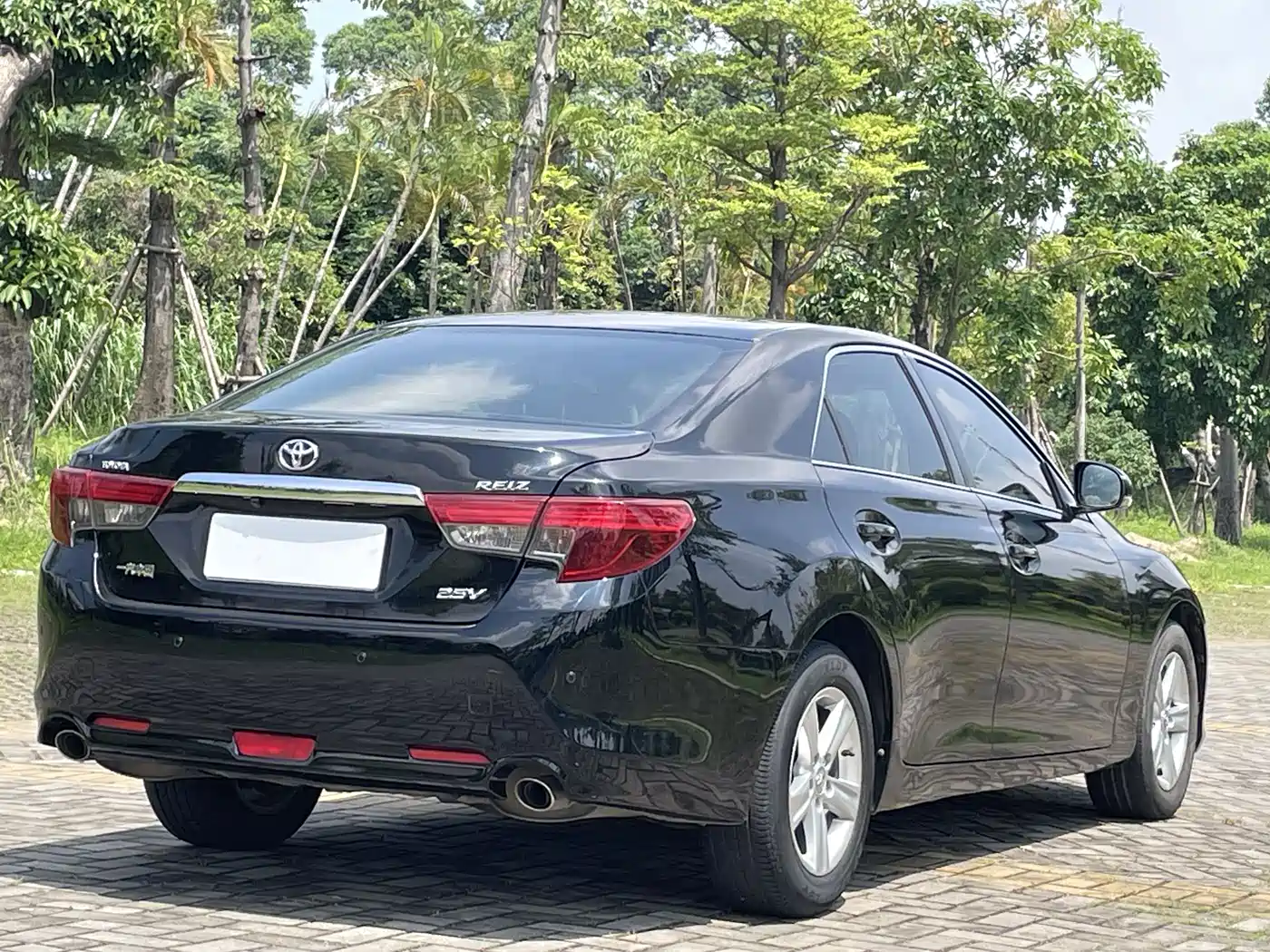 Toyota Reiz 2013 2.5V Elite Edition фото 9