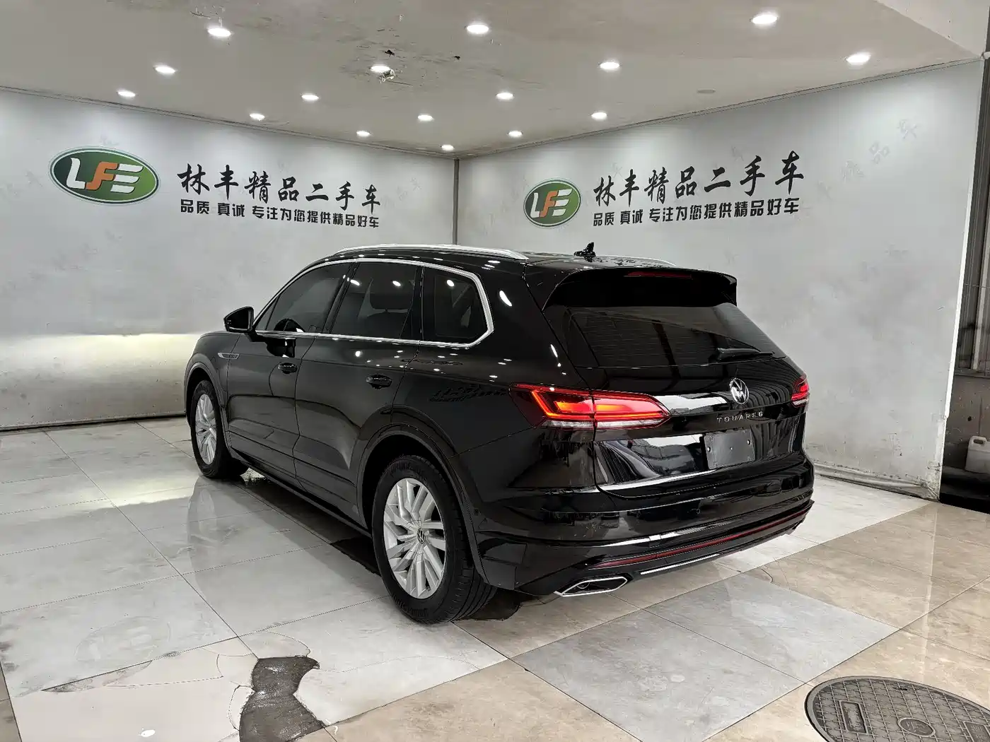 VOLKSWAGEN TOUAREG