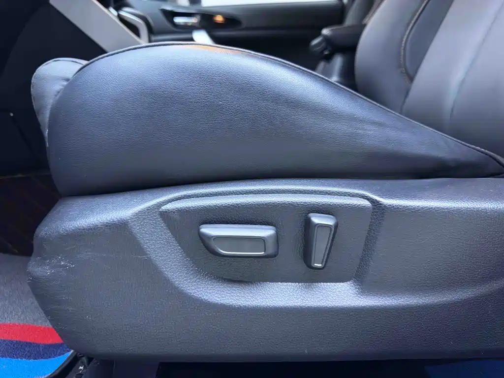 Photo 18 - Mitsubishi Eclipse Cross