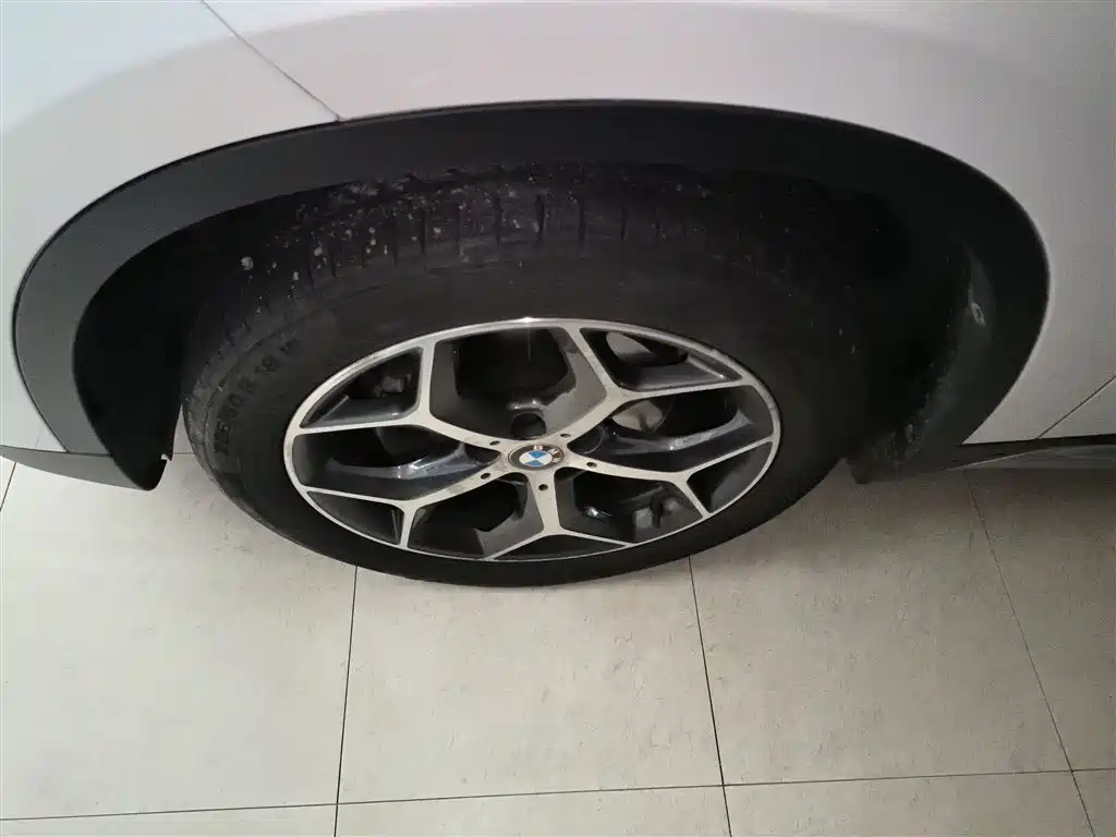 BMW X1 2019 sDrive18Li Premium Model фото 25