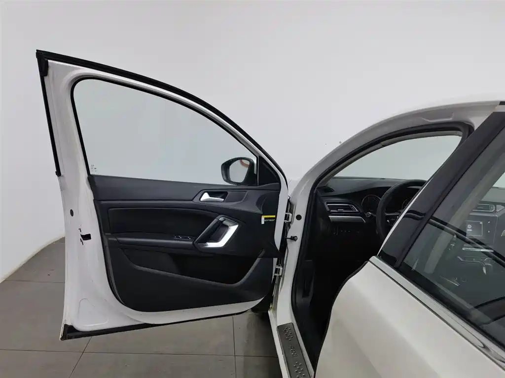 Peugeot 408 2015 Model 1.2T Automatic Luxury Edition фото 8
