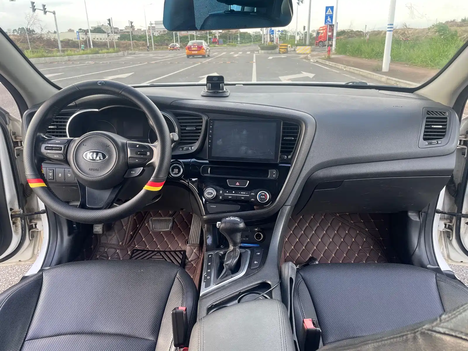 Photo 4 - Kia K5