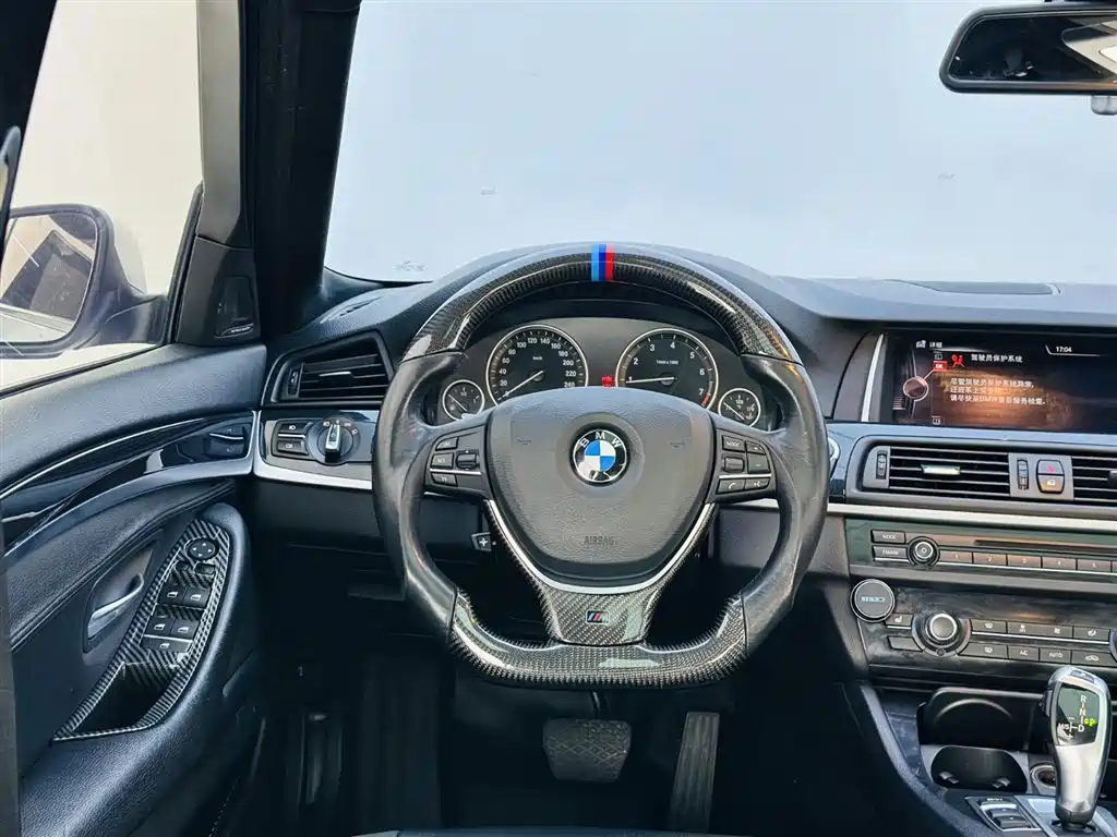 BMW 5 Series 2017 520Li Classic Edition фото 17