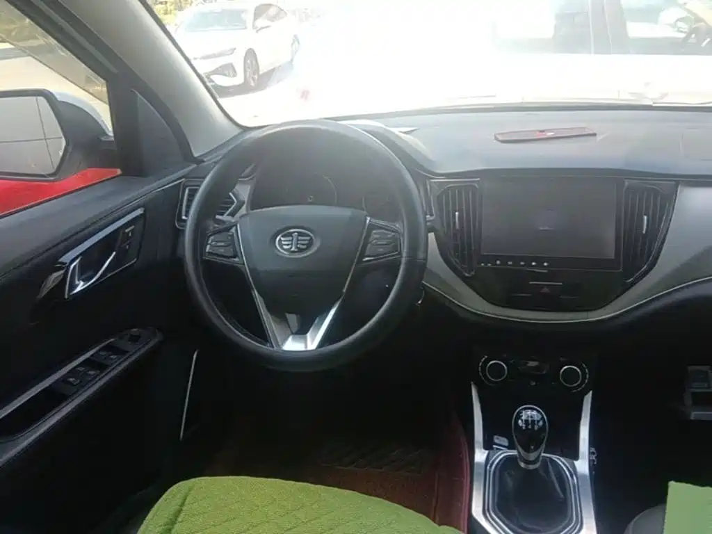 FAW Senya R7 2017 2016 1.6L Manual Luxury