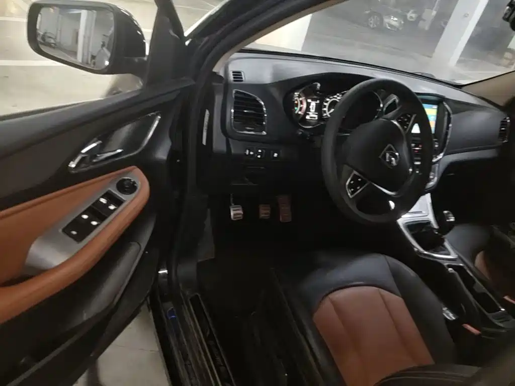 Baojun 560 2015 2015 1.8L Manual Elite