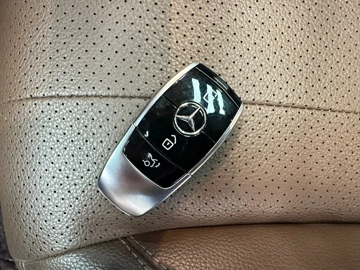 Mercedes-Benz E-Class 2023 E 300 L Luxury фото 18