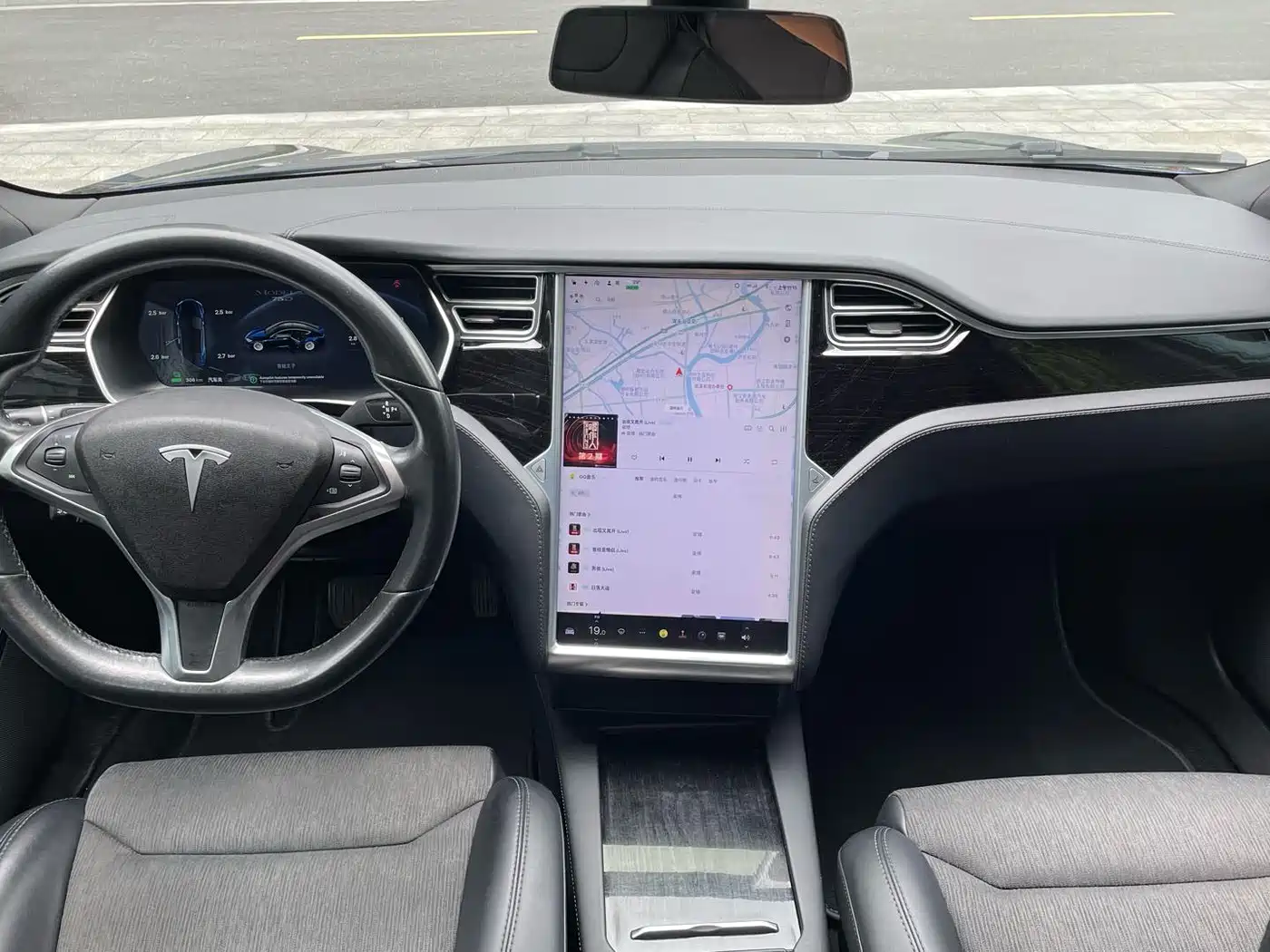TESLA MODEL S