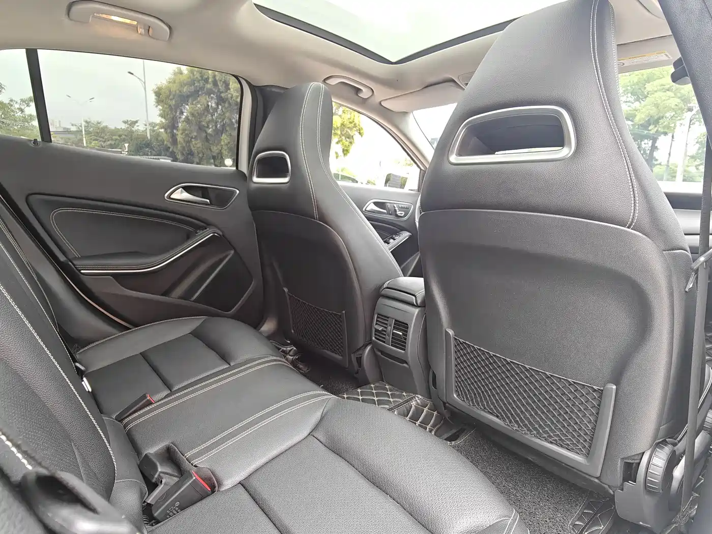 Mercedes-Benz GLA 2017 GLA 200 Dynamic фото 11