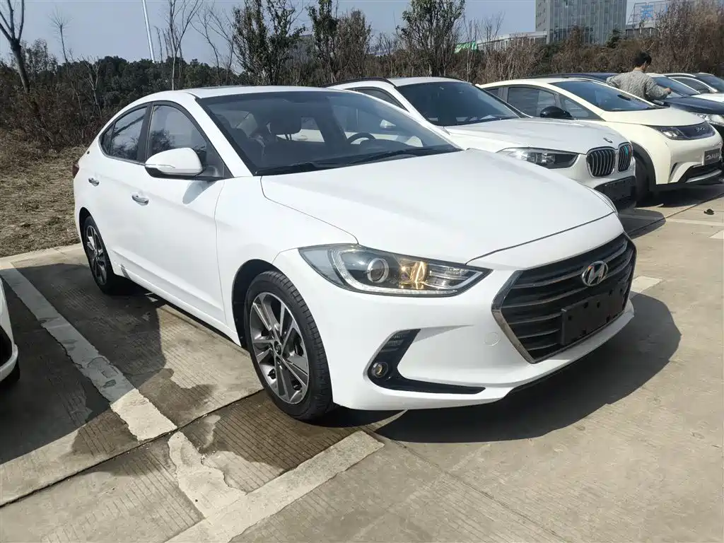 Hyundai Elantra 2016 Model 1.6L Automatic Smart Elite фото 21