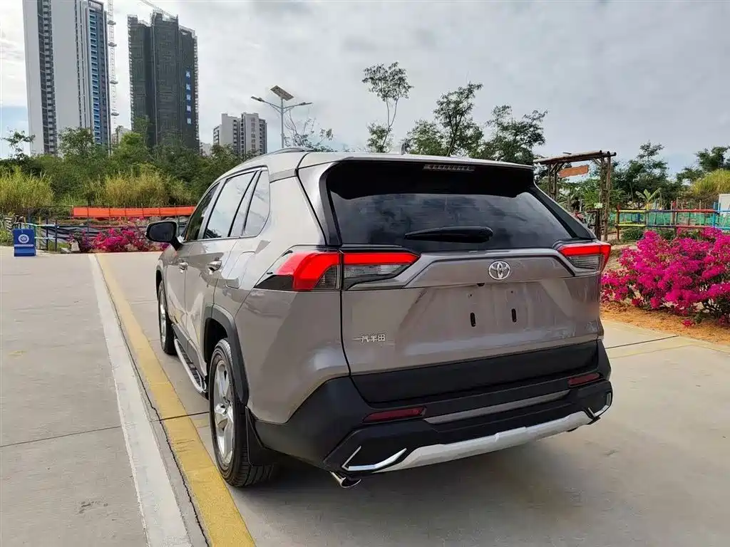 Toyota RAV4 Rongfang 2020 2.0L CVT 2WD Fashion PLUS фото 5