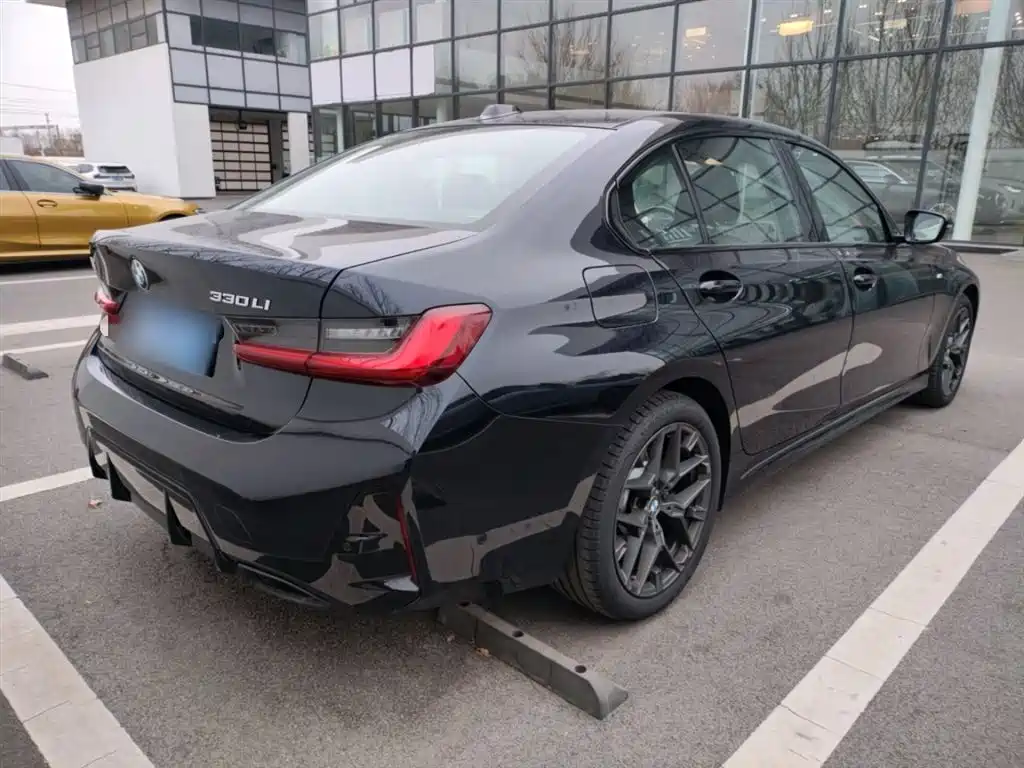 BMW 3 Series 2025 330Li M Sport Night Edition фото 7