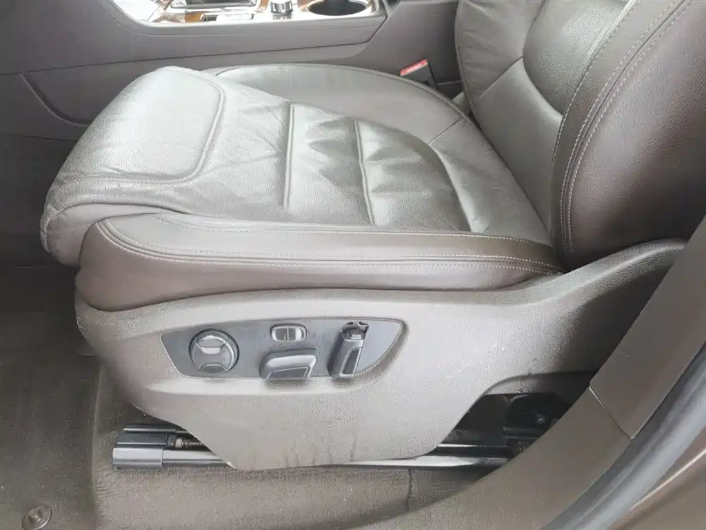 Volkswagen Touareg 2011 3.0TSI Standard фото 20