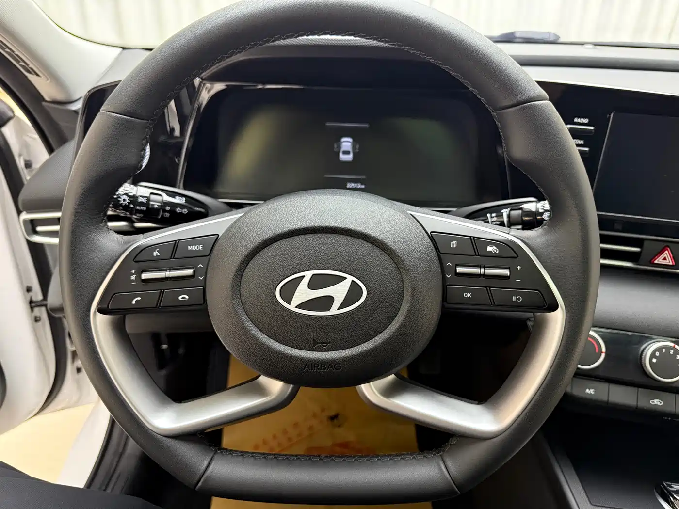 Hyundai Elantra 2023 1.5L CVT GLX Elite Edition фото 12