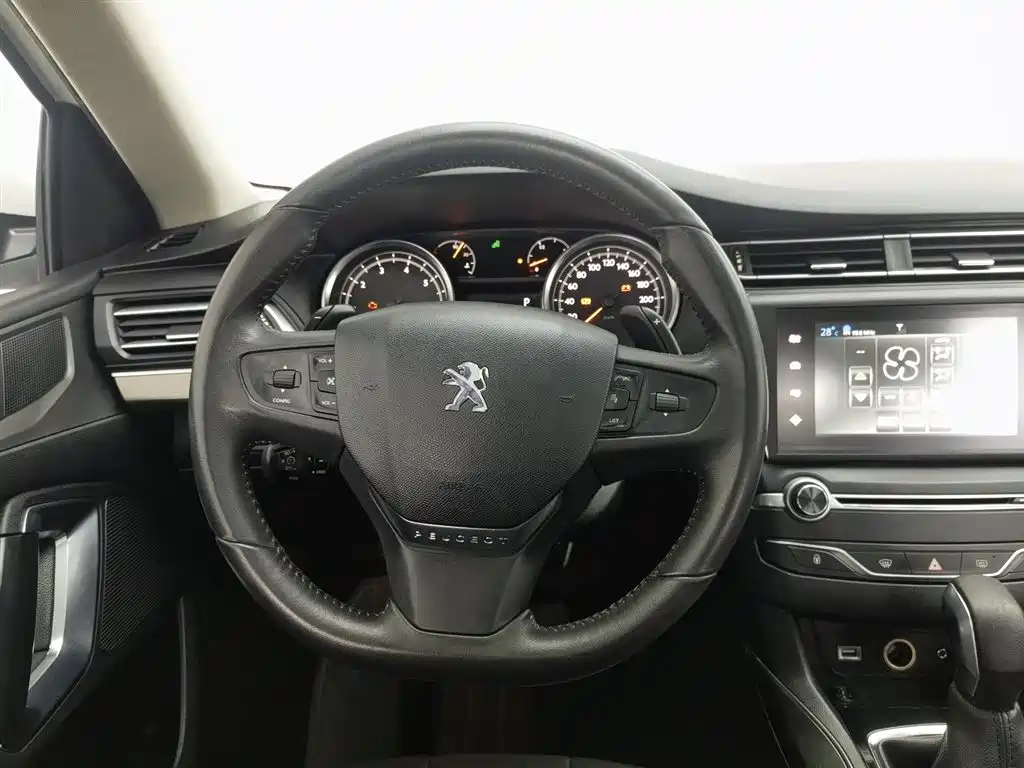 Peugeot 408 2014 1.6T Automatic Supreme Edition фото 11