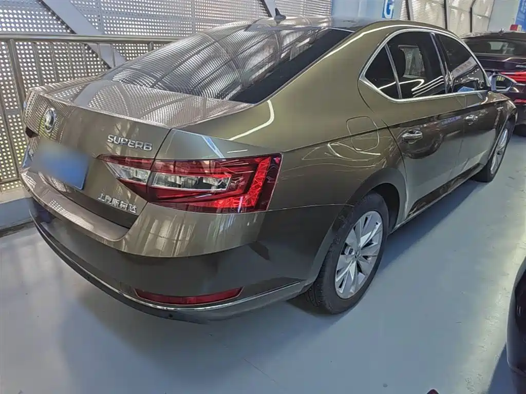 Škoda Superb 2018 TSI330 DSG Comfort Edition China V фото 7