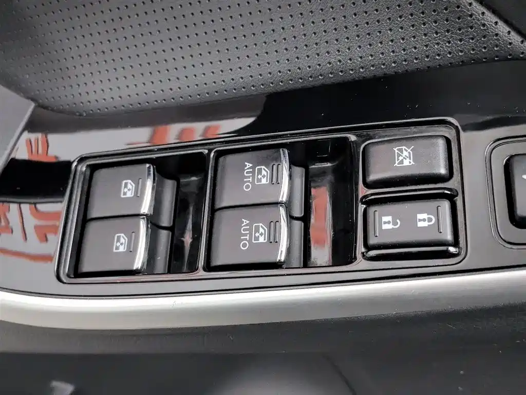 Subaru Forester 2016 2.5i Luxury Navigation Edition фото 9