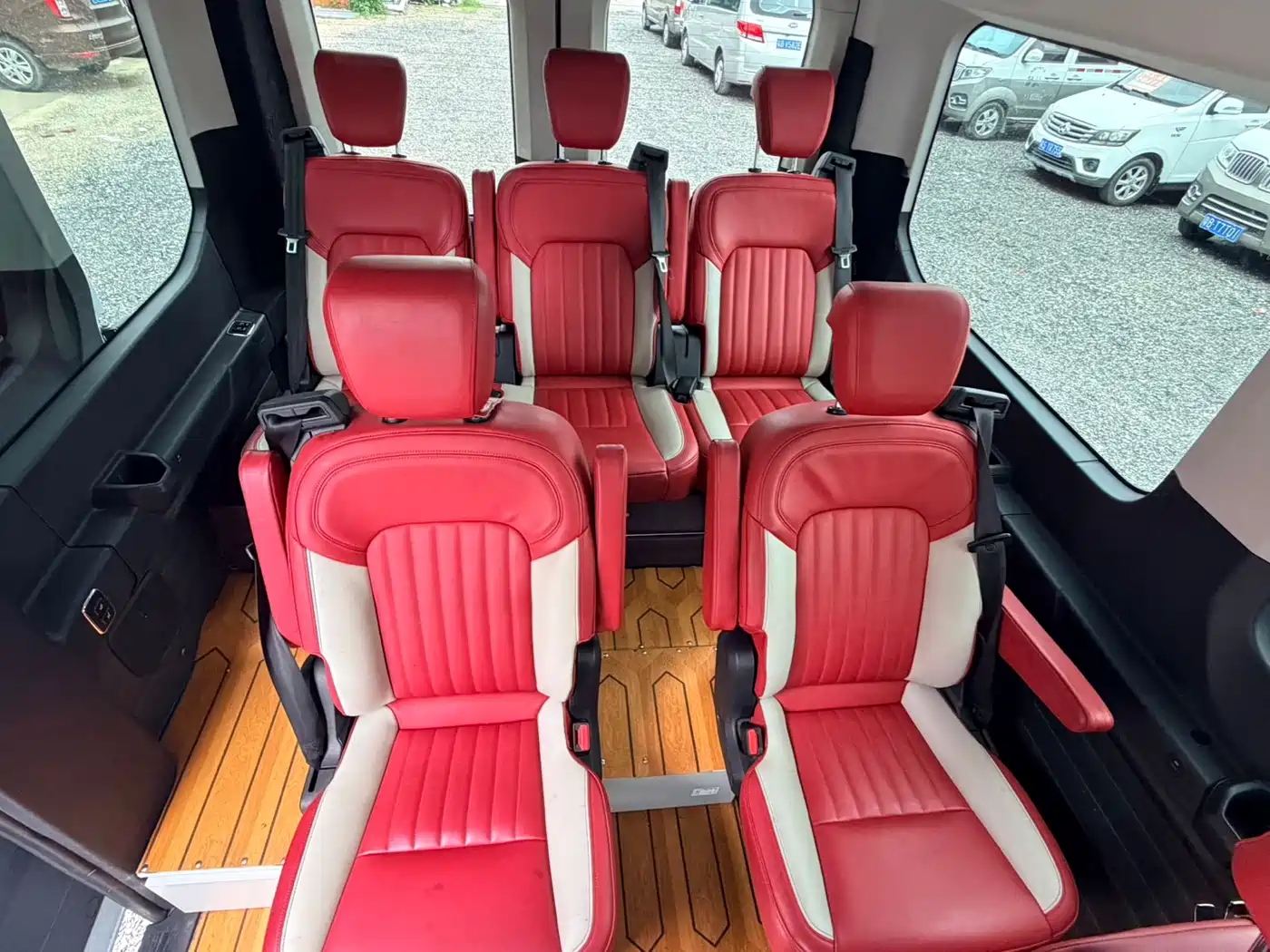 Ford Transit T8 2024 T8 2.3T Diesel Automatic Medium Wheelbase Medium Roof 9-Seat Business Travel Version (2/2/2/3 seating) фото 12