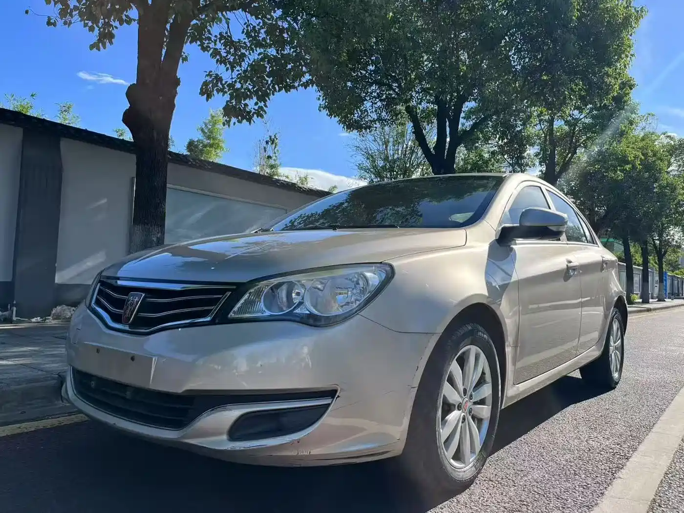 Roewe 350 2017 2015 Model 1.5L Automatic Luxury Sunroof Edition