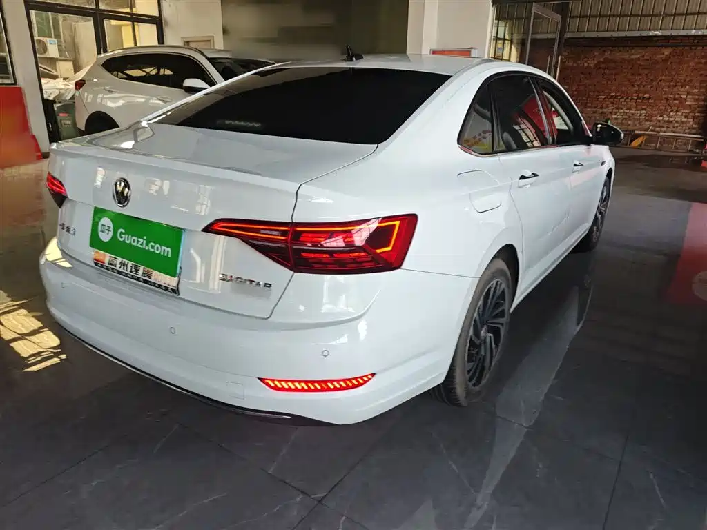 Volkswagen Sagitar 2021 280TSI DSG Surpassing Edition фото 7