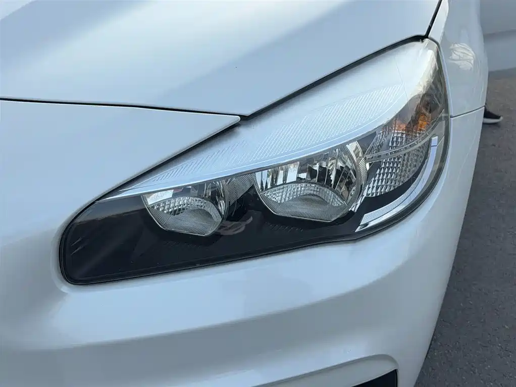 BMW 2 Series Touring 2016 218i Fashion Model фото 16
