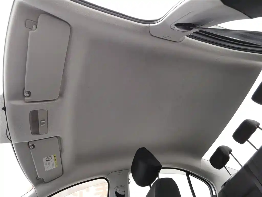 Volkswagen Santana 2015 1.4L Manual Trend Edition фото 14