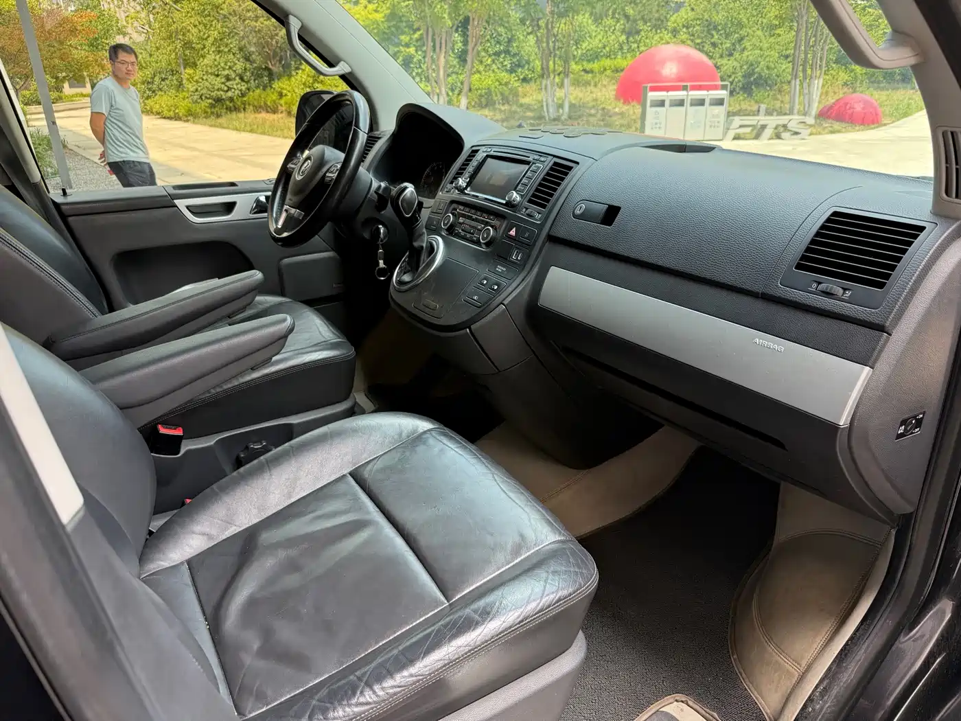 Volkswagen Multivan 2014 2012 2.0TSI 2WD Business Edition