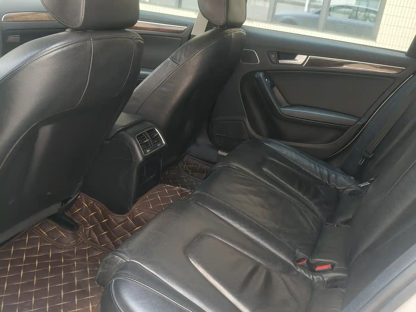 Audi A4L 2015 35 TFSI Auto Comfort фото 10