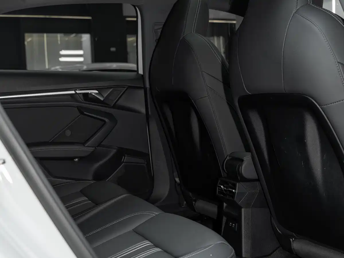 Audi A3 2023 A3L Limousine 35 TFSI Fashion Sport фото 18