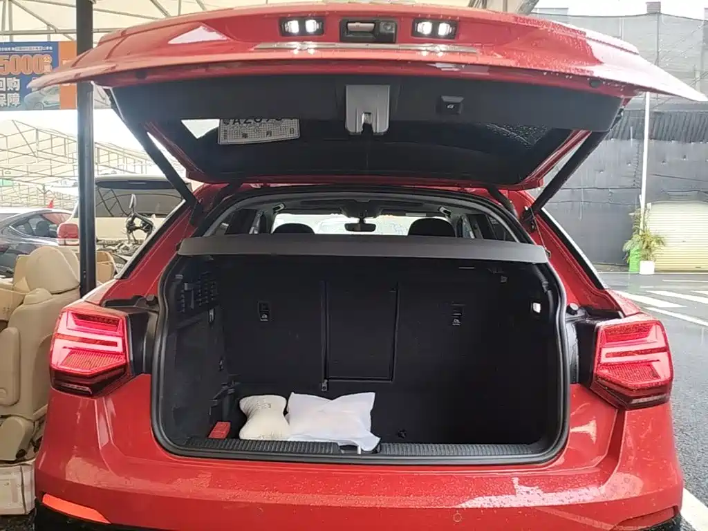 Фото 19 - Audi Q2L