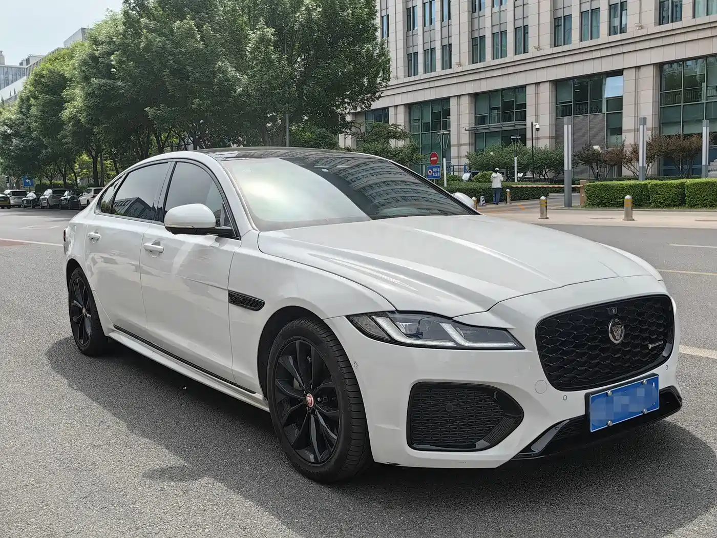 Jaguar XFL 2021 XFL 2.0T P250 AWD Gloss Black Sport Edition фото 5