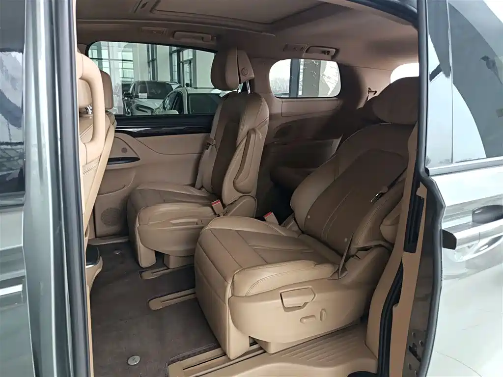 Buick GL8 2017 ES 28T Luxury China V фото 17
