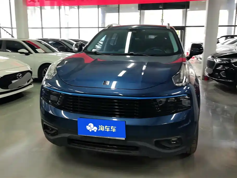 Lynk & Co 01 2017 2.0T 2WD Pro Shine Edition фото 2
