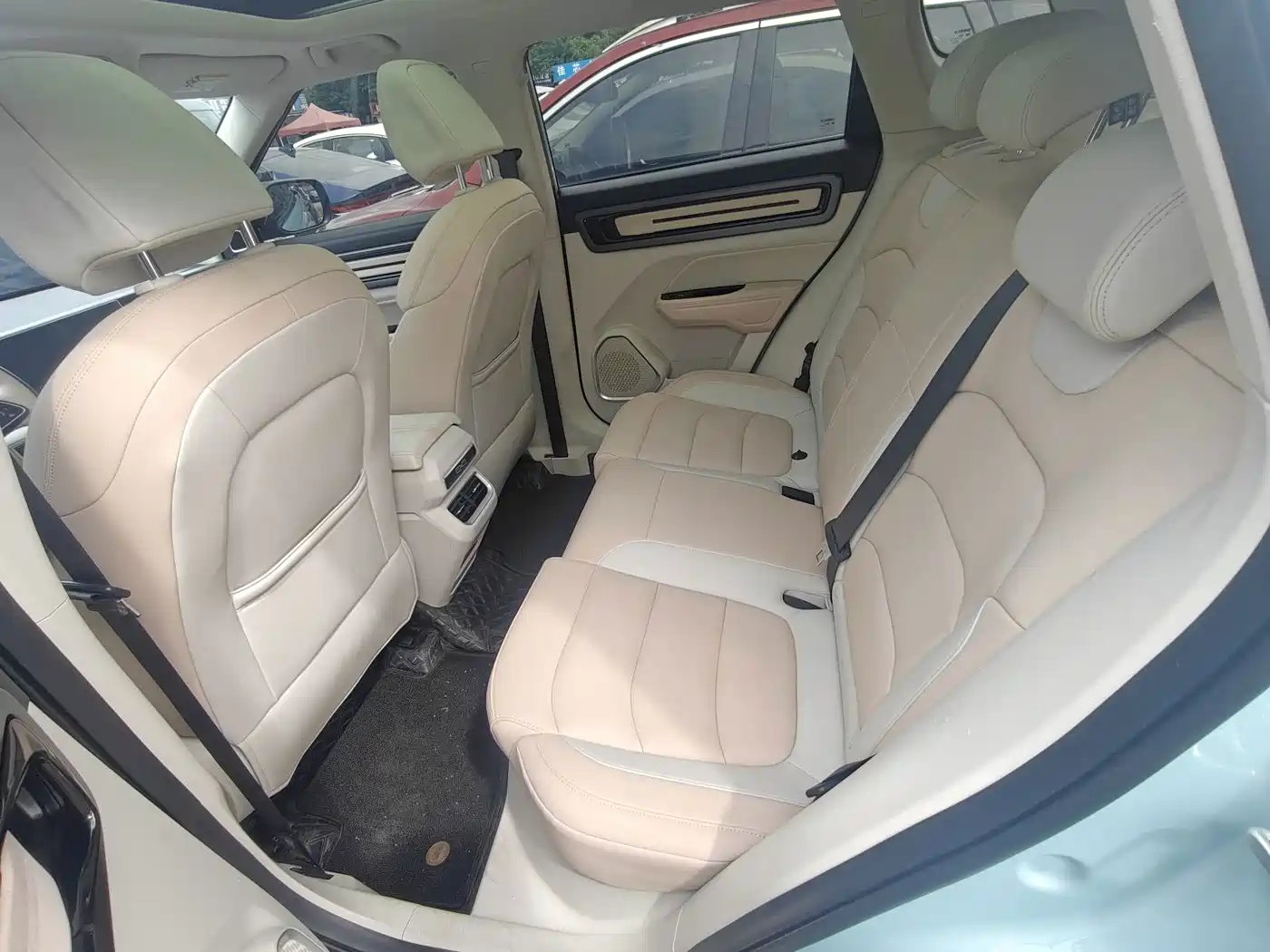 Фото 9 - Geely ICON