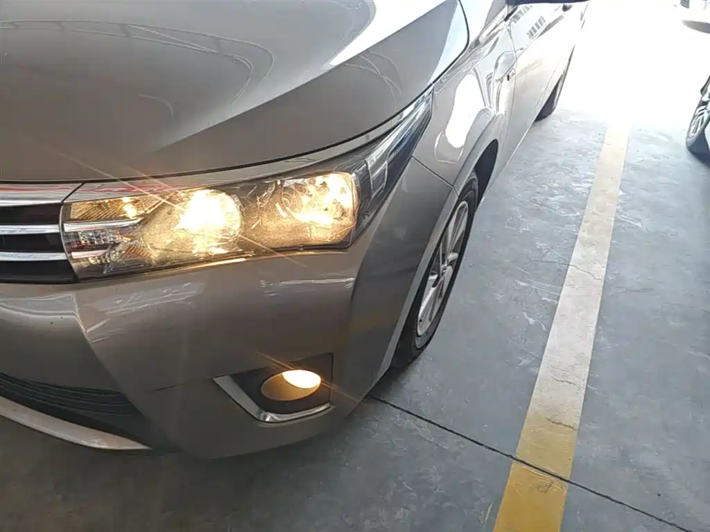 Toyota Corolla 2017 Facelift 1.6L S-CVT GL фото 24