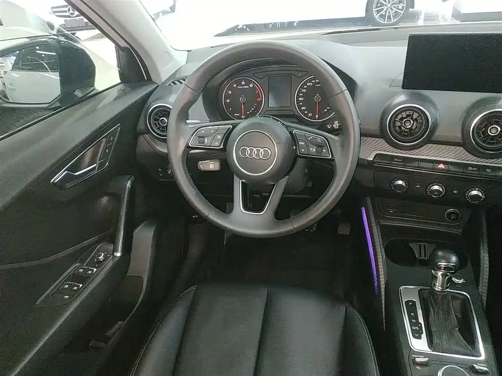 Audi Q2L 2018 35 TFSI Launch Exclusive Edition China VI фото 11