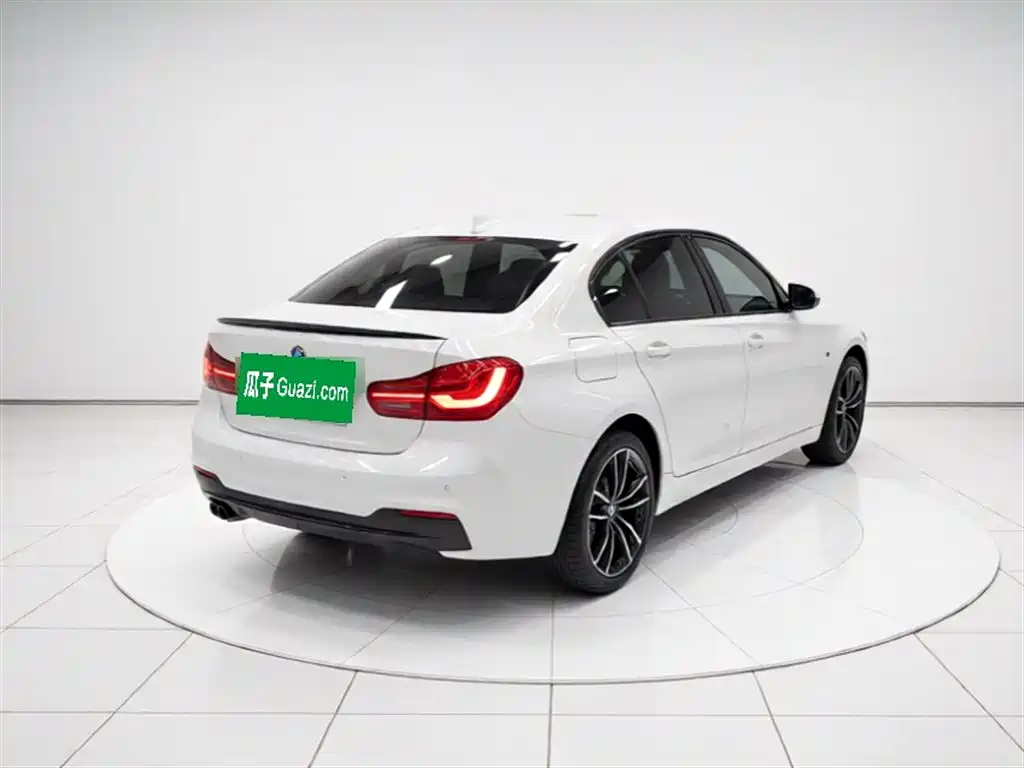 BMW 1 Series 2020 Model 125i Leading M Sport Package фото 7
