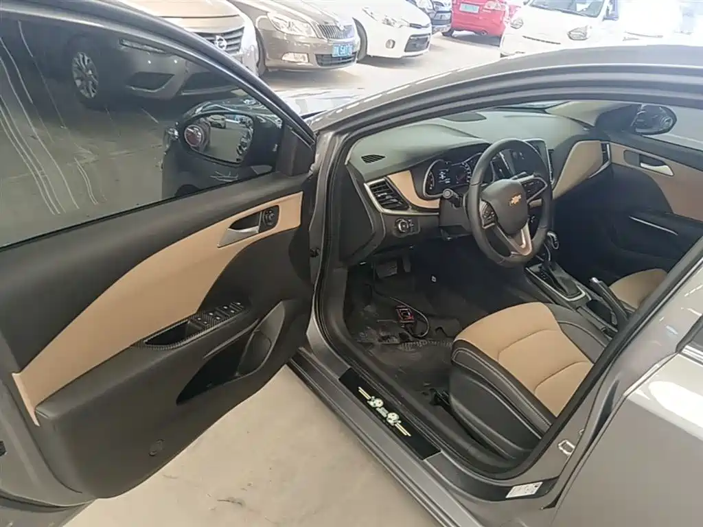 CHEVROLET CRUZE