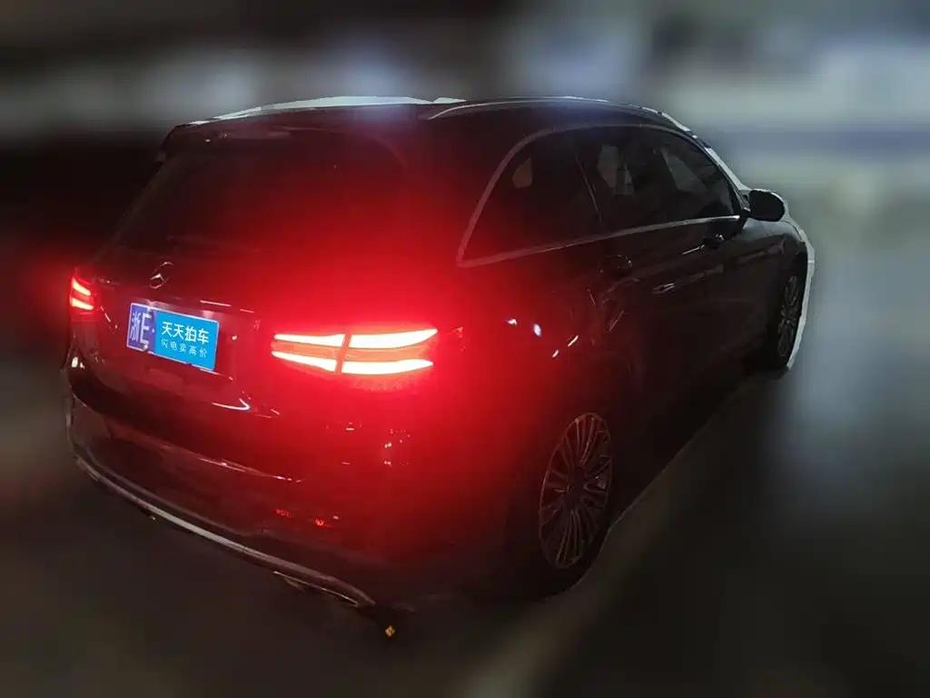 Фото 2 - Mercedes-Benz GLC