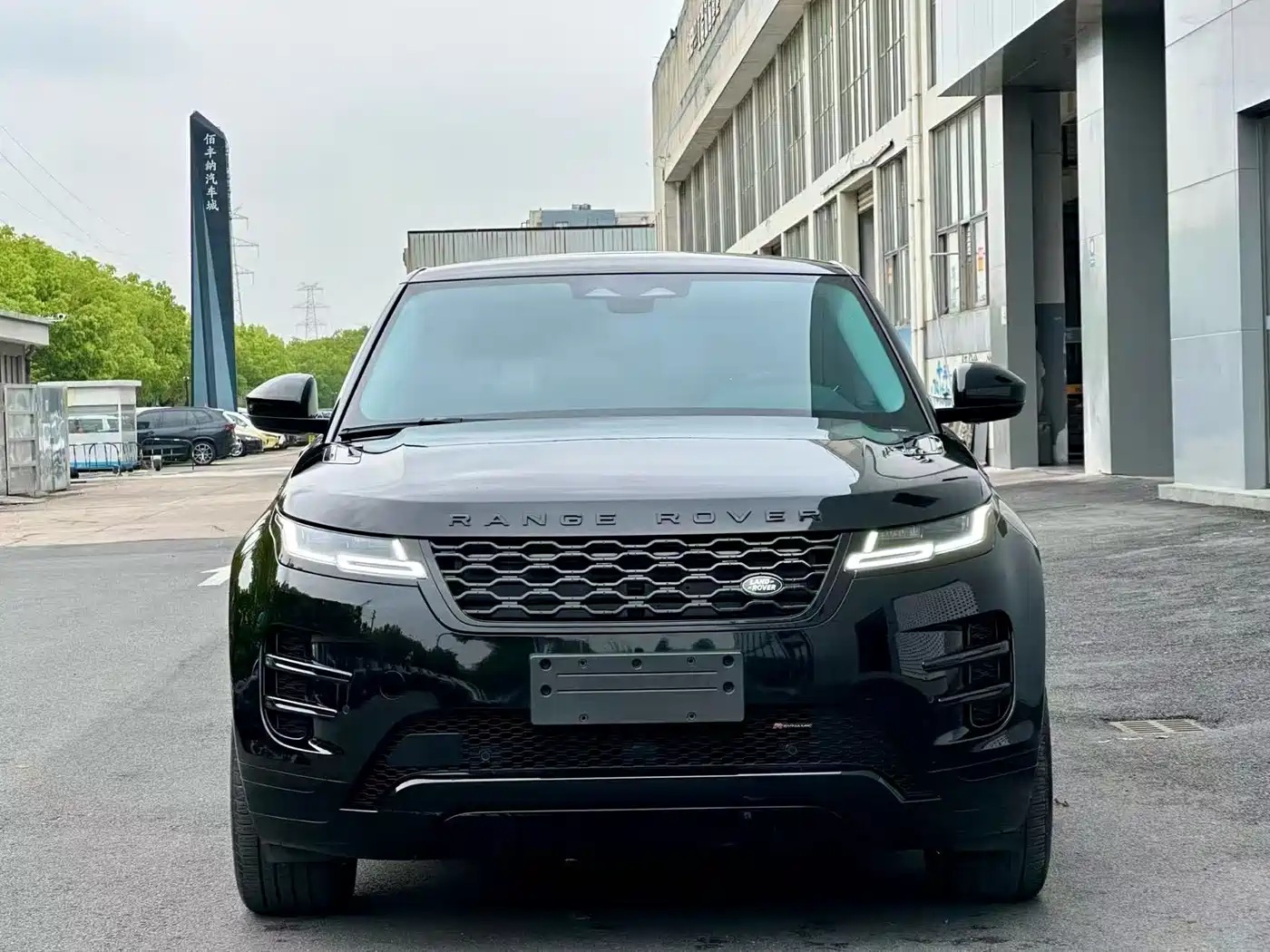 Land Rover Range Rover Evoque 2023 Range Rover Evoque L 249PS Luxury Edition фото 2