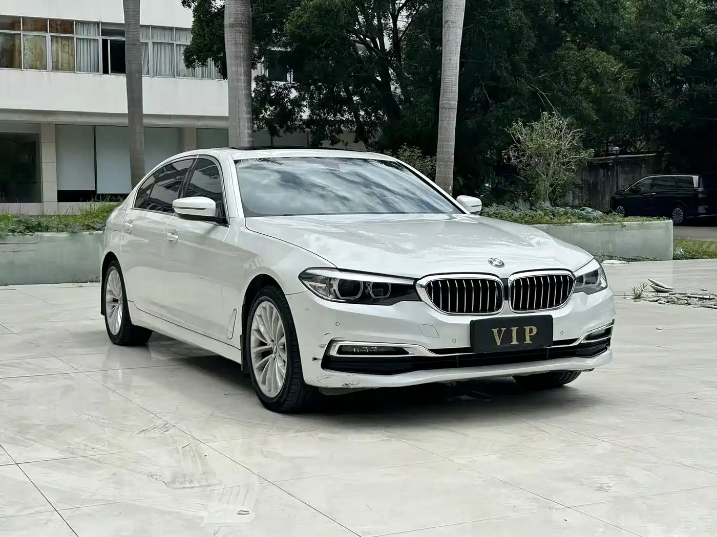 BMW 5 Series 2019 525Li Luxury Package фото 2