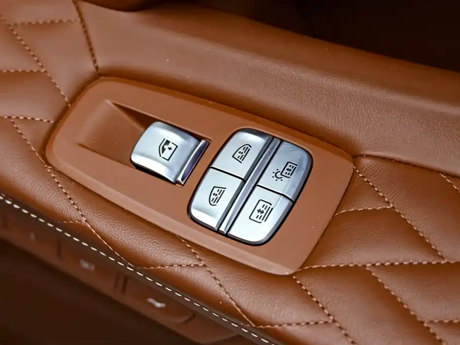 BMW 7 Series 2019 Facelift 740Li xDrive Executive M Sport Package фото 29