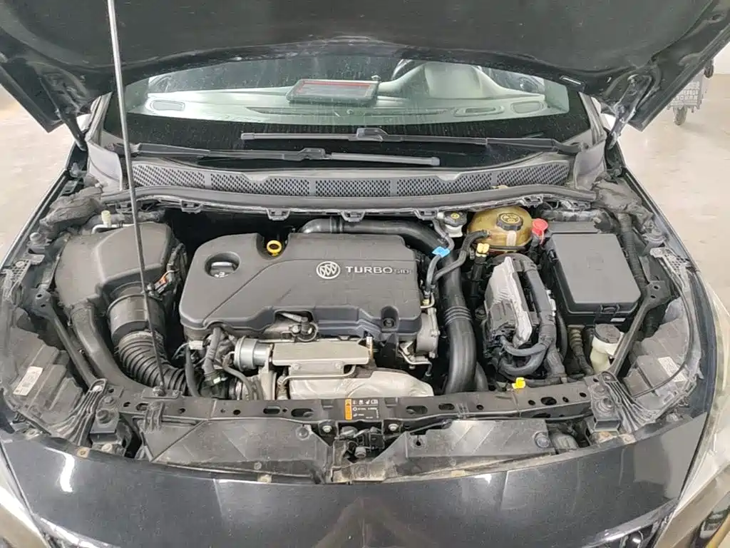 Photo 20 - Buick Verano