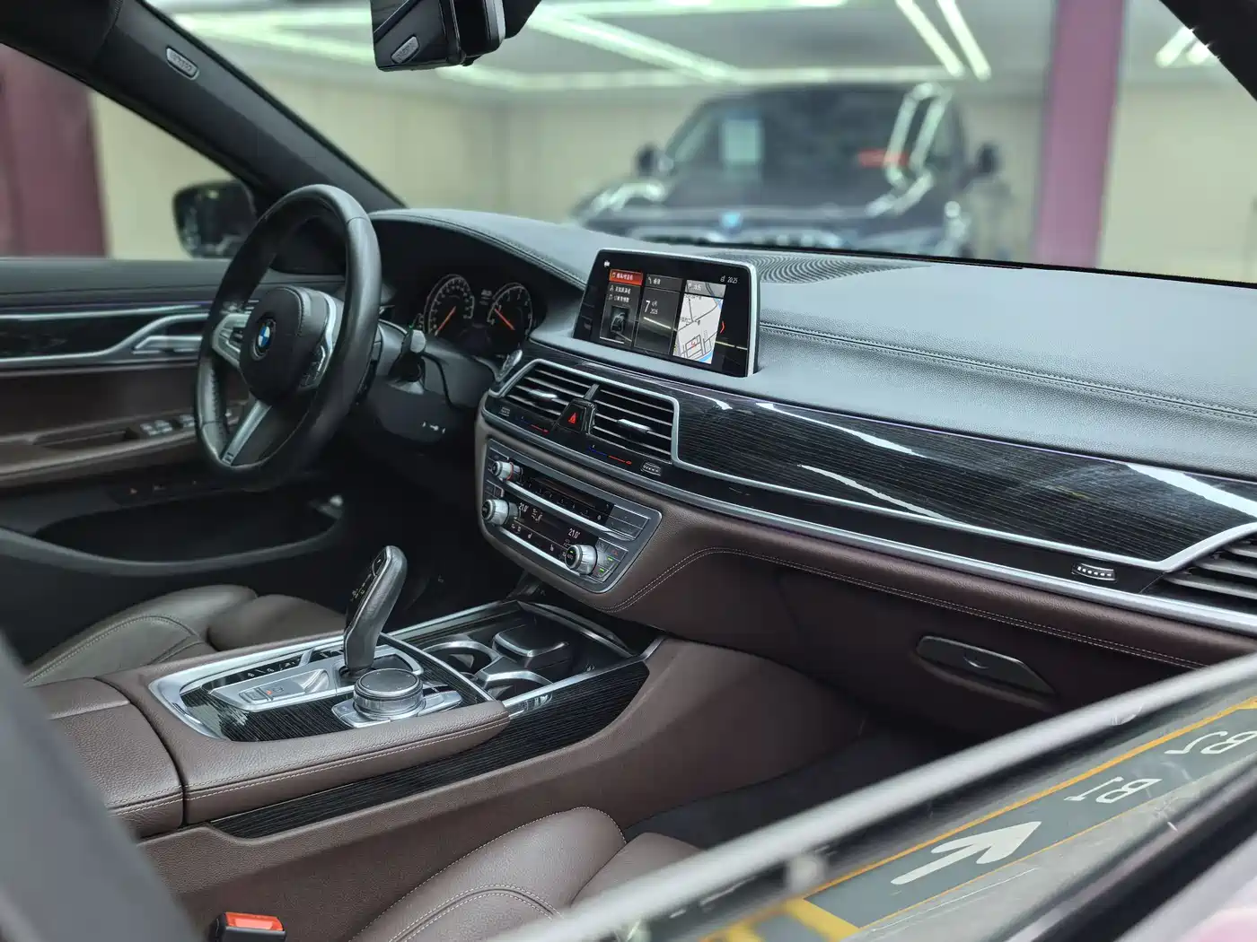 BMW 7 Series 2018 730Li Leading Type M Sport Package фото 26