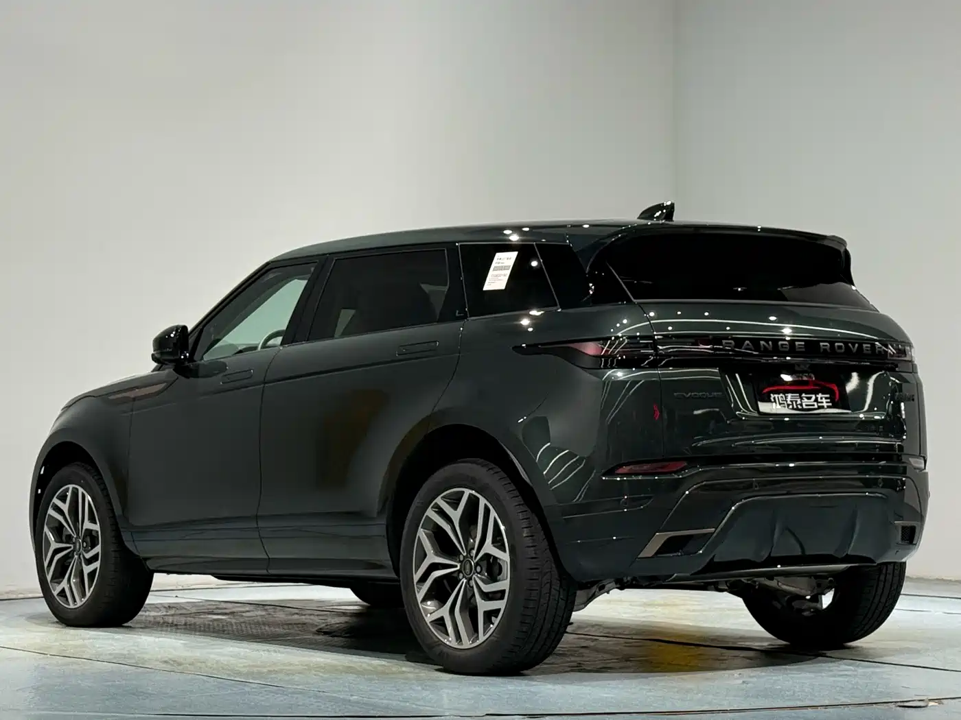 Land Rover Range Rover Evoque 2026 Range Rover Evoque L SE фото 21